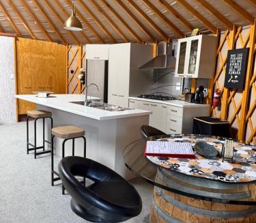 Tarras Apartment | Riverview Yurt