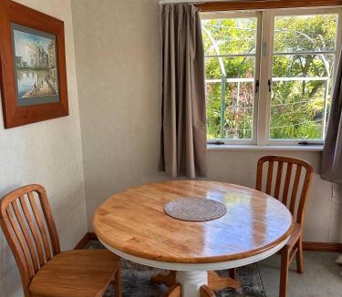 Whenuapai House | Tranquil Early 1900s Retreat in Auckland with Free Parking