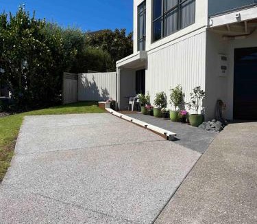 Manly Apartment | Quiet restful unit with seaviews