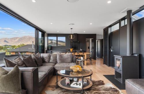 Lake Tekapo House | Farmview Lodge - Lake Tekapo Luxury