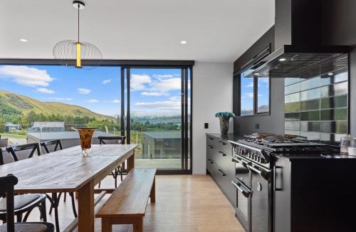 Lake Tekapo House | Farmview Lodge - Lake Tekapo Luxury