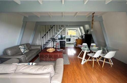 Amodeo Bay Ski Chalet | Aroha A-Frames - Bush & Beach Retro Retreat