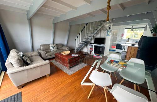 Amodeo Bay Ski Chalet | Aroha A-Frames - Bush & Beach Retro Retreat