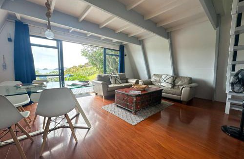 Amodeo Bay Ski Chalet | Aroha A-Frames - Bush & Beach Retro Retreat