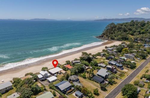 Whangapoua House | Poppy's Beach House - Beachfront Whangapoua Home