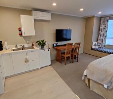 Paraparaumu Beach House | Orchards Retreat