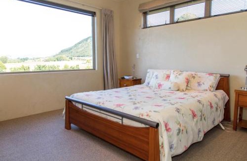 Arrowtown House | Arrowtown Dress Circle