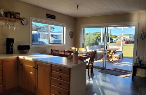 Oakura House | Oakura Family Bach, sleeps 10, one back from beach