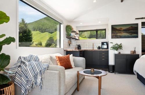 Waiotapu Ski Chalet | Kōtare Lakeside Retreat