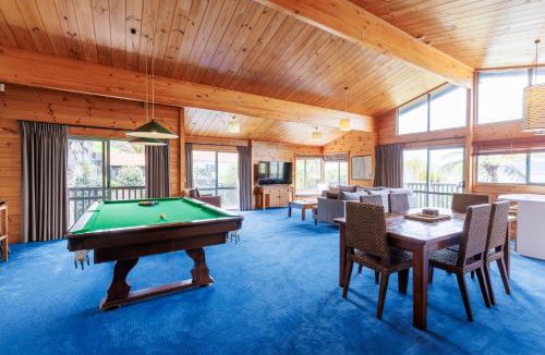 Kawaha Point Bed & Breakfast | Koura Lodge