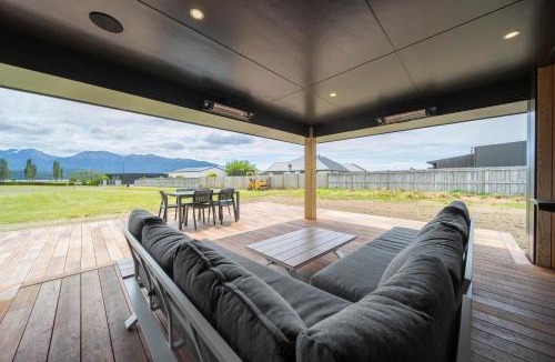 Te Anau House | Breaksea Basecamp - Te Anau Holiday Home