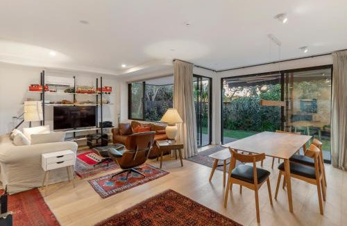 Grey Lynn Apartment | Stylish Townhouse