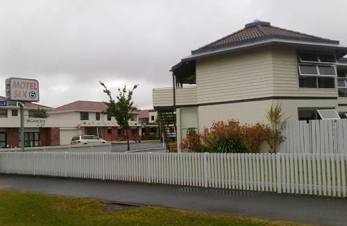 Hamilton North Hotel | Motel Six