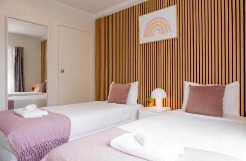 Mount Albert Apartment | Heat Pump, Heaters & Zoo, Train, Eden Park Nearby & Free Parkings