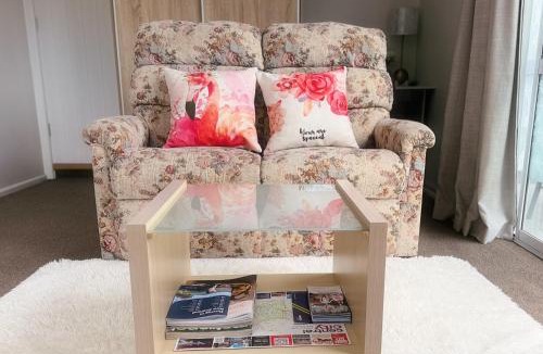 Christchurch House | Cozy & Sunny Room-Near City, Short Drive to City Center & Coast