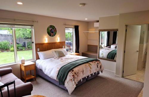 Te Anau Bed & Breakfast | Blue Ridge Studios and Bed & Breakfast