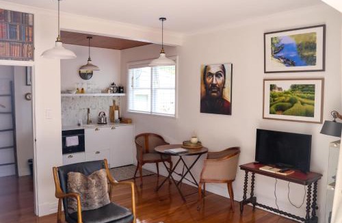 Carterton House | The Alchemist Retreat, Private Studio in Carterton