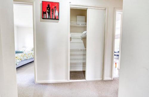 Manurewa Apartment | Relaxing 3BR Home by Wattle Downs Reserve