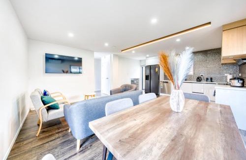 Papatoetoe Apartment | Cosy & Contemporary entire 3 Bedroom Airport Retreat