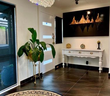 Papakura House | Stylish Home with Views, Spa & Outdoor Bliss