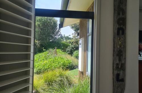 Snells Beach Apartment | Sandspit Hideaway