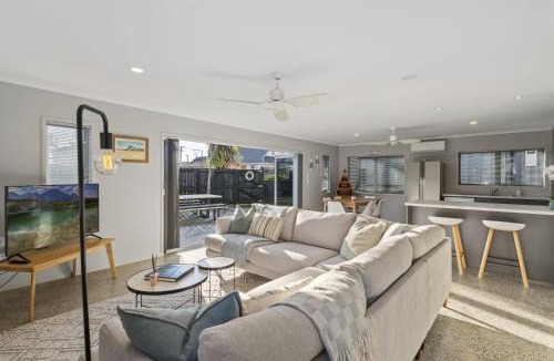Papamoa Beach House | Sandy Feet Retreat - Papamoa