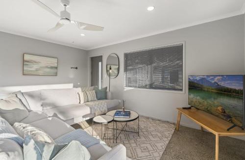 Papamoa Beach House | Sandy Feet Retreat - Papamoa