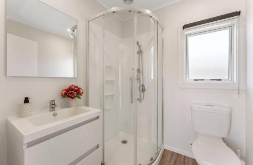 Taupo House | Wych Hazel - cute 2 bedroom cottage, cental Taupo