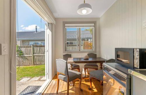 Taupo House | Wych Hazel - cute 2 bedroom cottage, cental Taupo