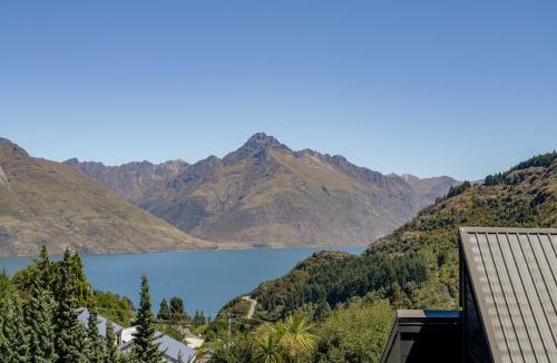 Fernhill House | Alpine Lakeview Residence