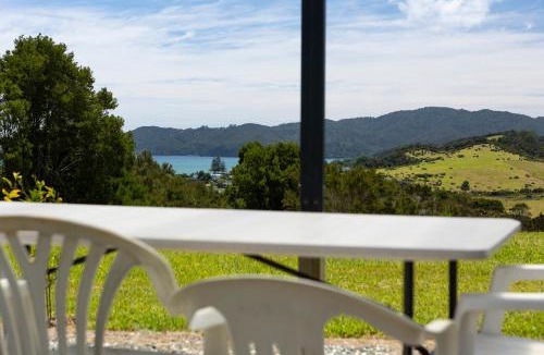 Coopers Beach House | Wide Vistas - Coopers Beach Holiday Home