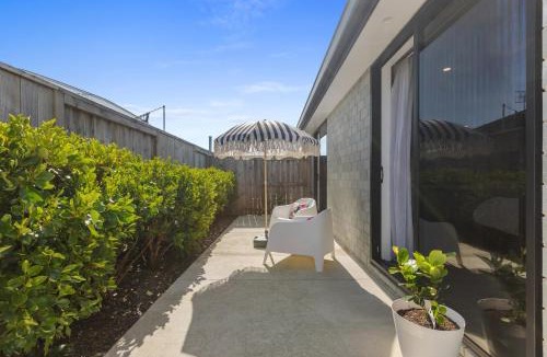 Papamoa Beach House | Coastal Chic - Papamoa Holiday Home