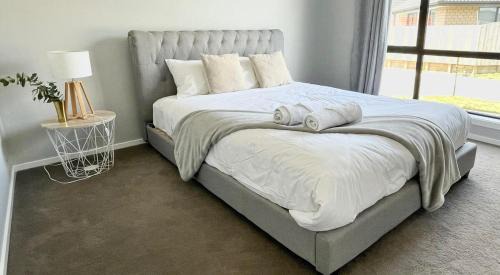 Hamilton Villa | Entire 5Bedroom house close to school,supermarket and shopping center