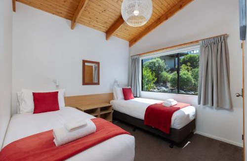 Kaiteriteri House | Two Bedroom Garden View