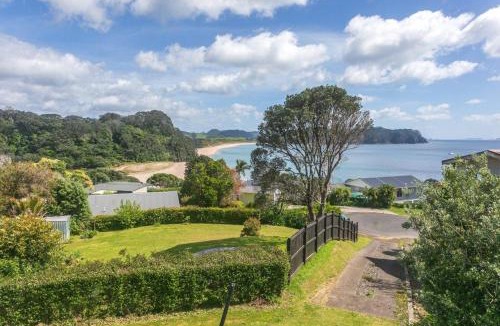 Hot Water Beach House | Bush to Beach, Hot Water Beach