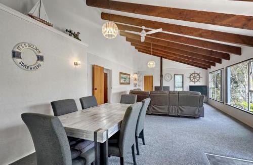 Paihia House | Central Spacious Family House - Paihia House