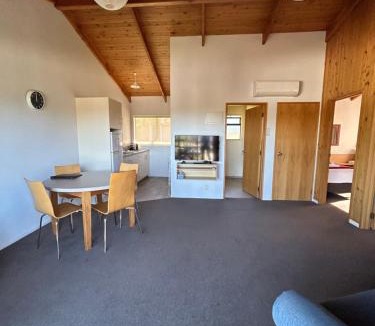 Kaiteriteri House | Two Bedroom Garden View