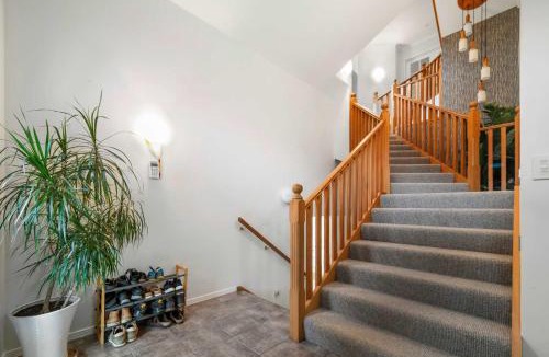 Lake Okareka House | Green Haven Lake House - Lake Views Games Room & Spa Pool