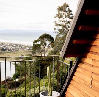 Christchurch House | The Loft - Hot Tub, Views & Nature Escape