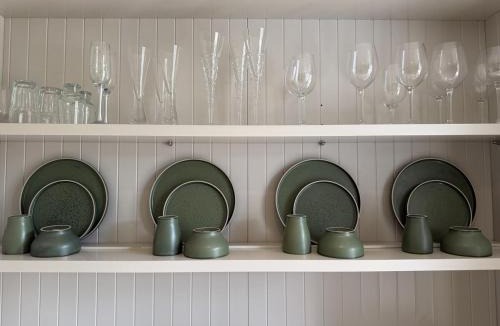 Waiheke Island Ski Chalet | Waiheke Luxury Blue and Green Rooms