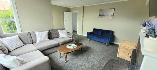 Blenheim House | Central Blenheim Character House - Kitchen, Laundry, BBQ, Bikes