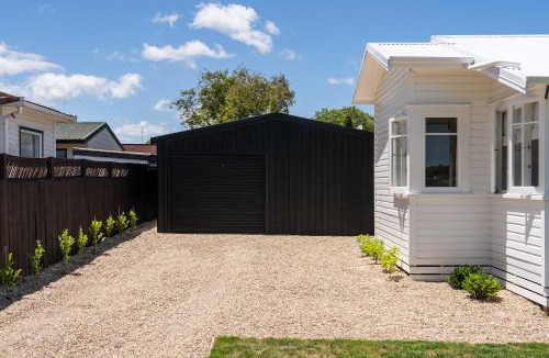 Cambridge House | Little Vogel - By Superior Stays