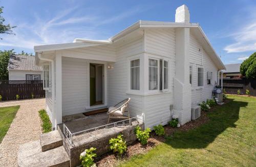 Cambridge House | Little Vogel - By Superior Stays