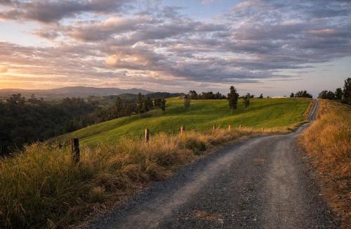 Otorohanga Villa | Golden Ridge Retreat