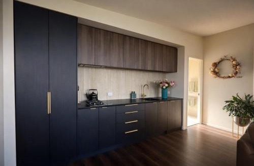 Otorohanga Villa | Golden Ridge Retreat