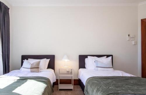 Sydenham Apartment | Calling All Families or Friend Groups This is it