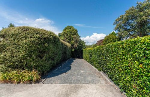 Taupo House | Luxury Retreat, amazing swim spa, wifi,central location