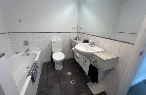 Auckland Central Business District Apartment | Resort Style CBD 1BR with Carpark & Balcony