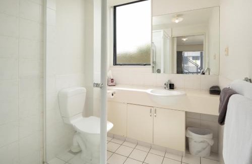 Springlands Hotel | ASURE Phoenix Motor Inn
