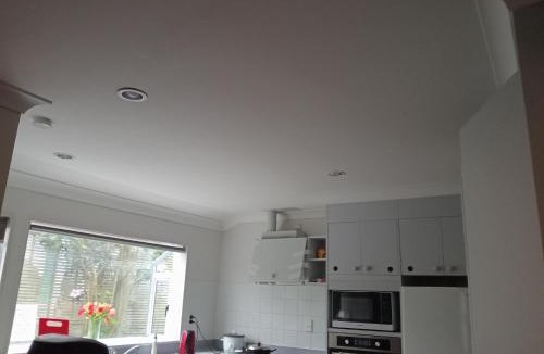 Tauranga House | Budget holiday room one Spring street
